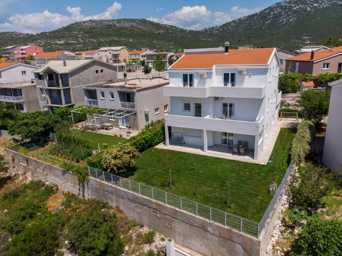 Apartmani Mate נאום מראה חיצוני תמונה