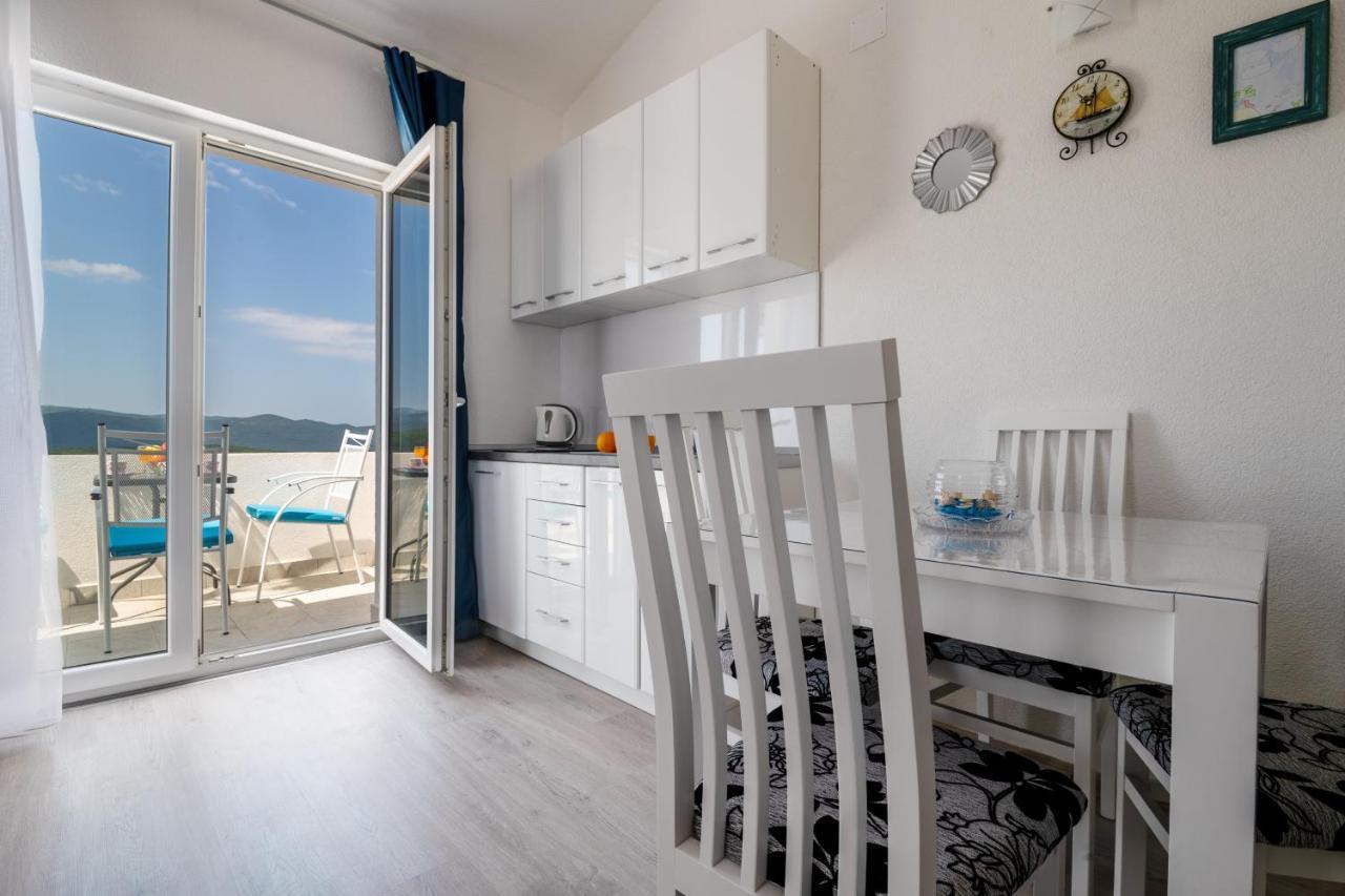 Apartmani Mate נאום מראה חיצוני תמונה