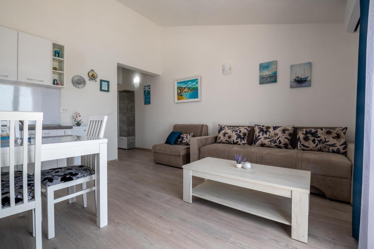 Apartmani Mate נאום מראה חיצוני תמונה