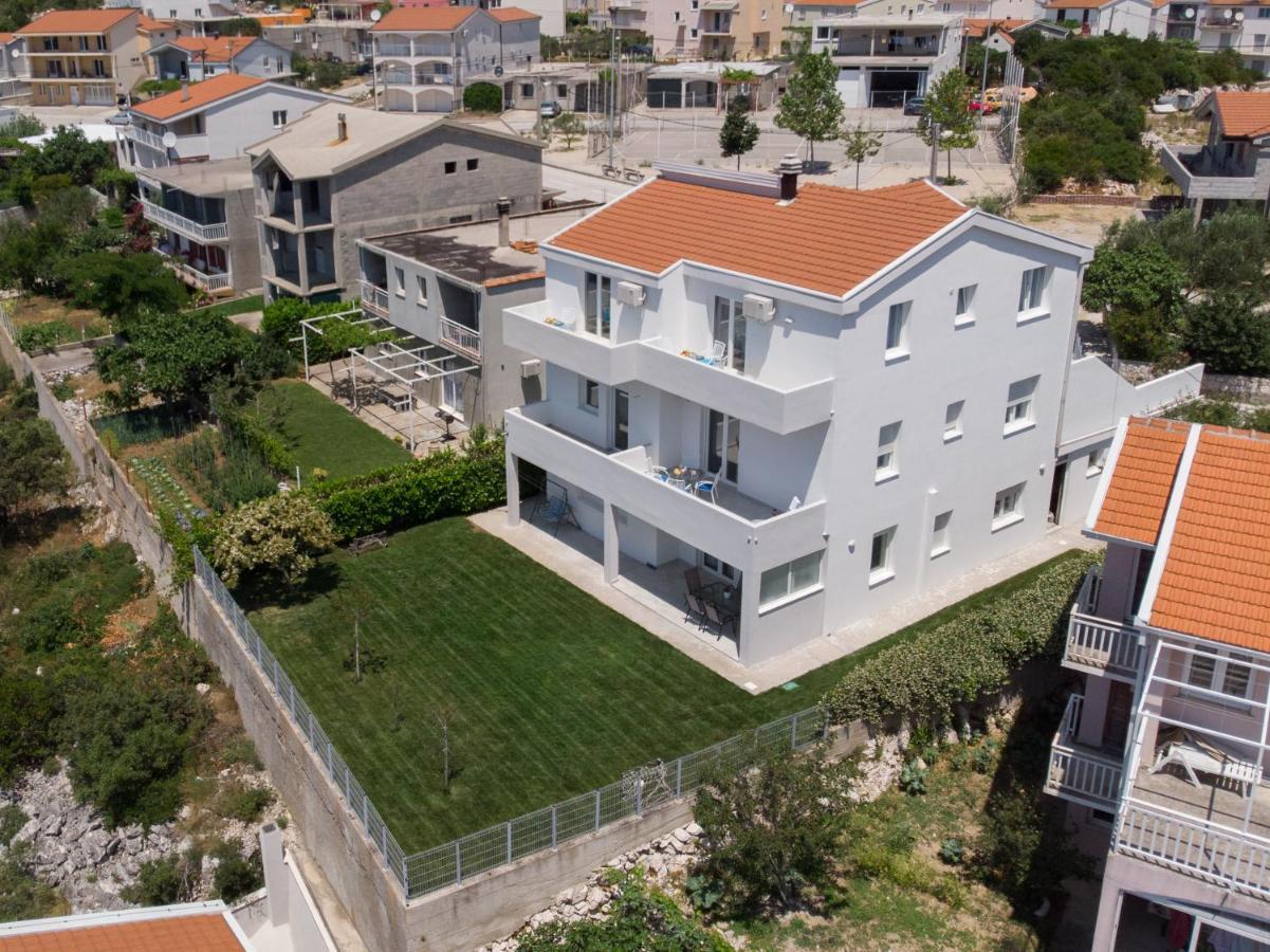 Apartmani Mate נאום מראה חיצוני תמונה