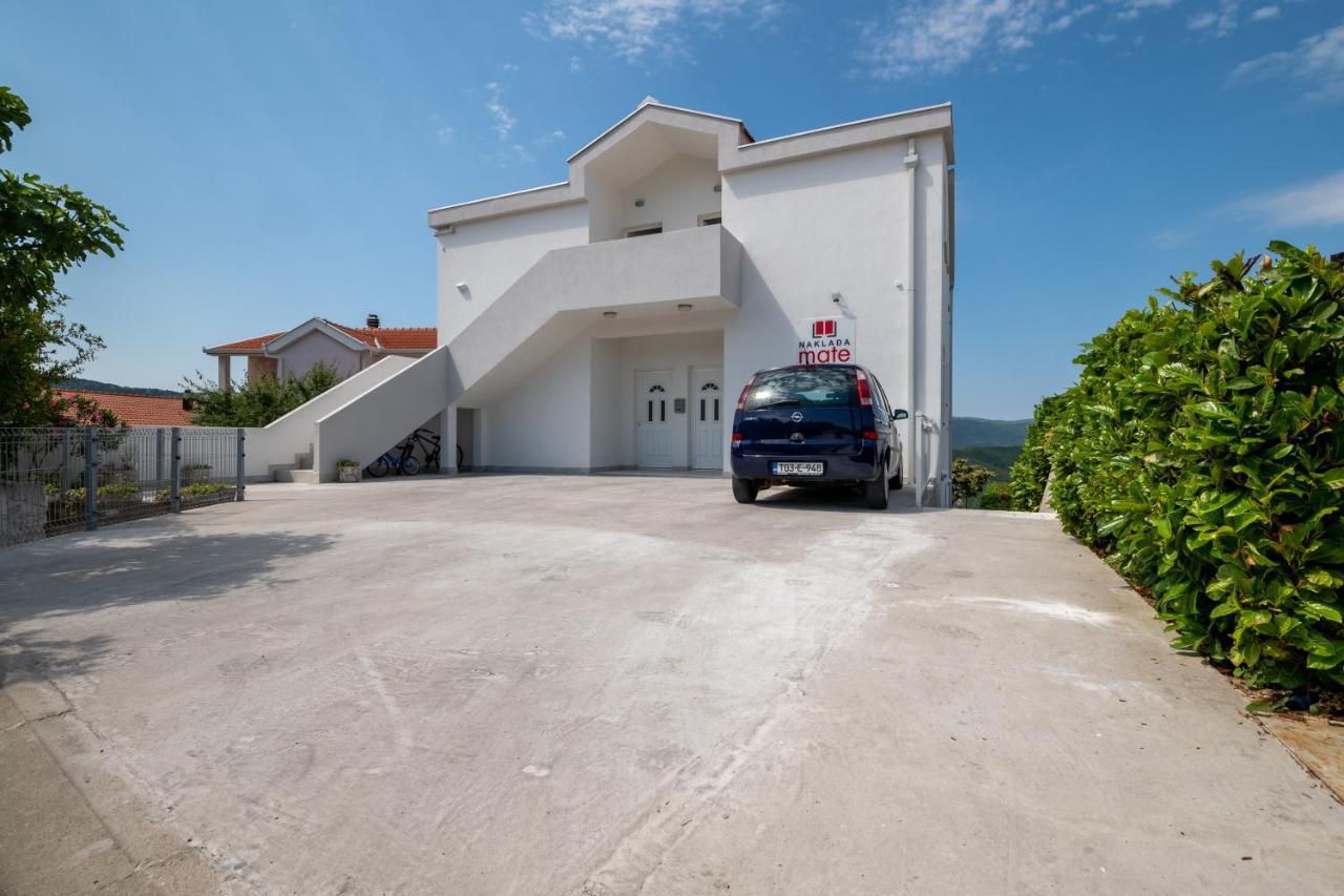 Apartmani Mate נאום מראה חיצוני תמונה